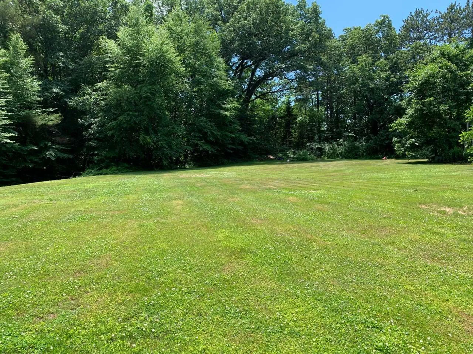 29 Strawberry Lane Hinsdale NH 03451