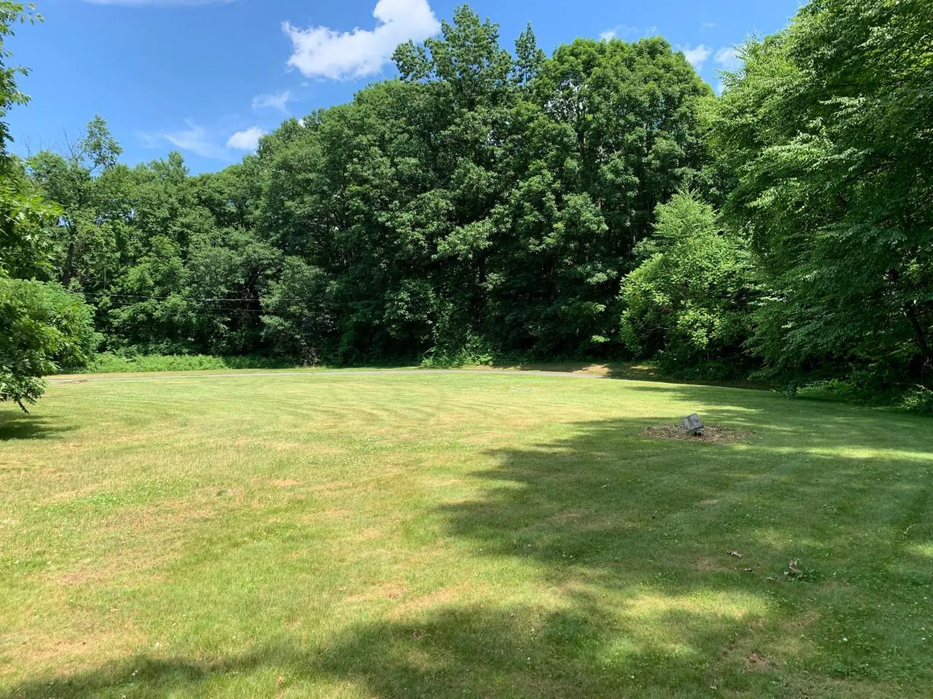 29 Strawberry Lane Hinsdale NH 03451