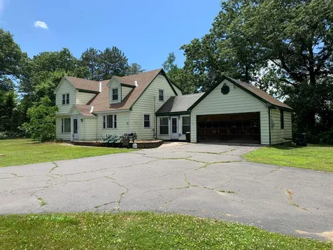 29 Strawberry Lane Hinsdale NH 03451