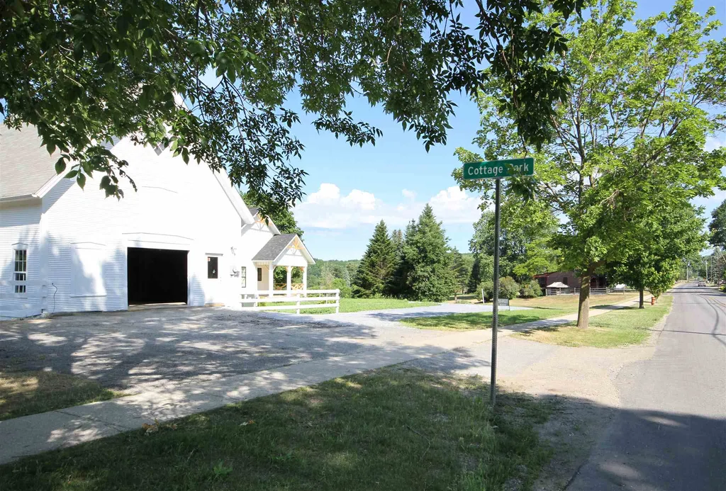 81 Cottage Park Bristol VT 05443