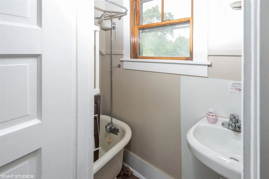 25 Ascutney Street Claremont NH 03743