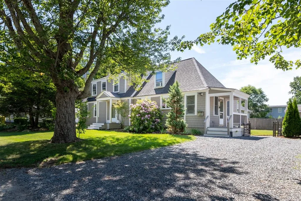 18 Brentwood Road Exeter NH 03833