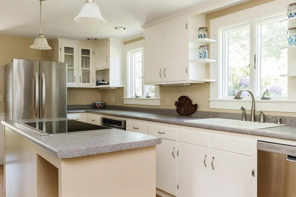 18 Brentwood Road Exeter NH 03833