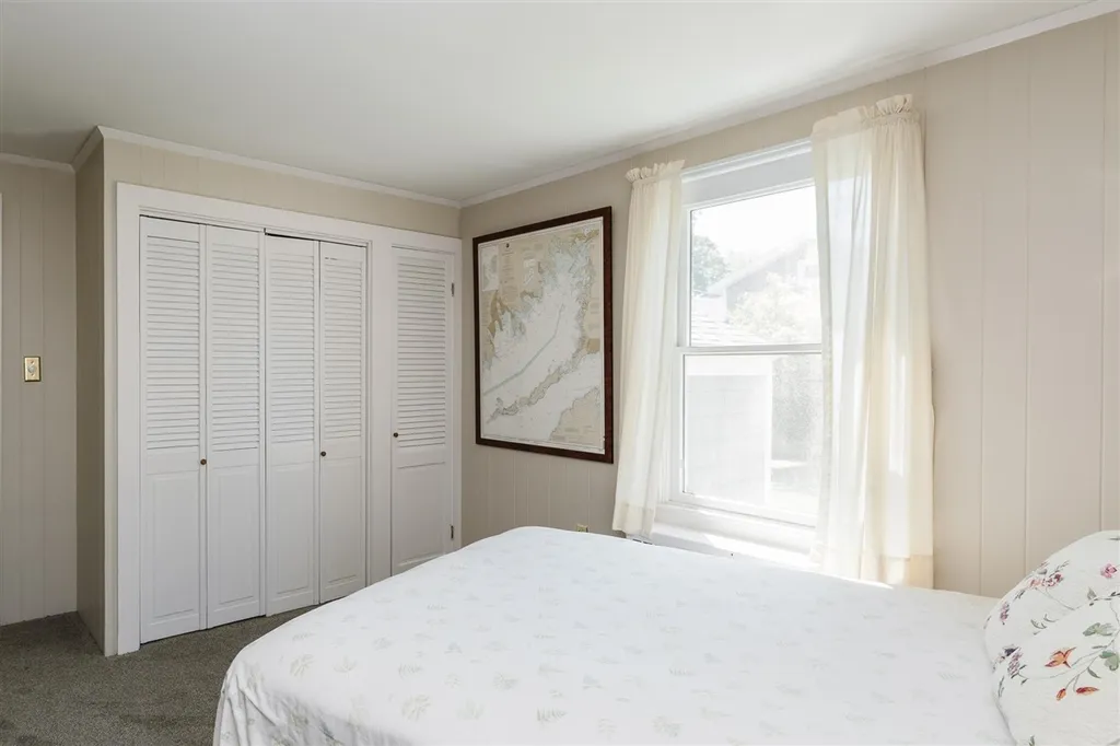 18 Brentwood Road Exeter NH 03833