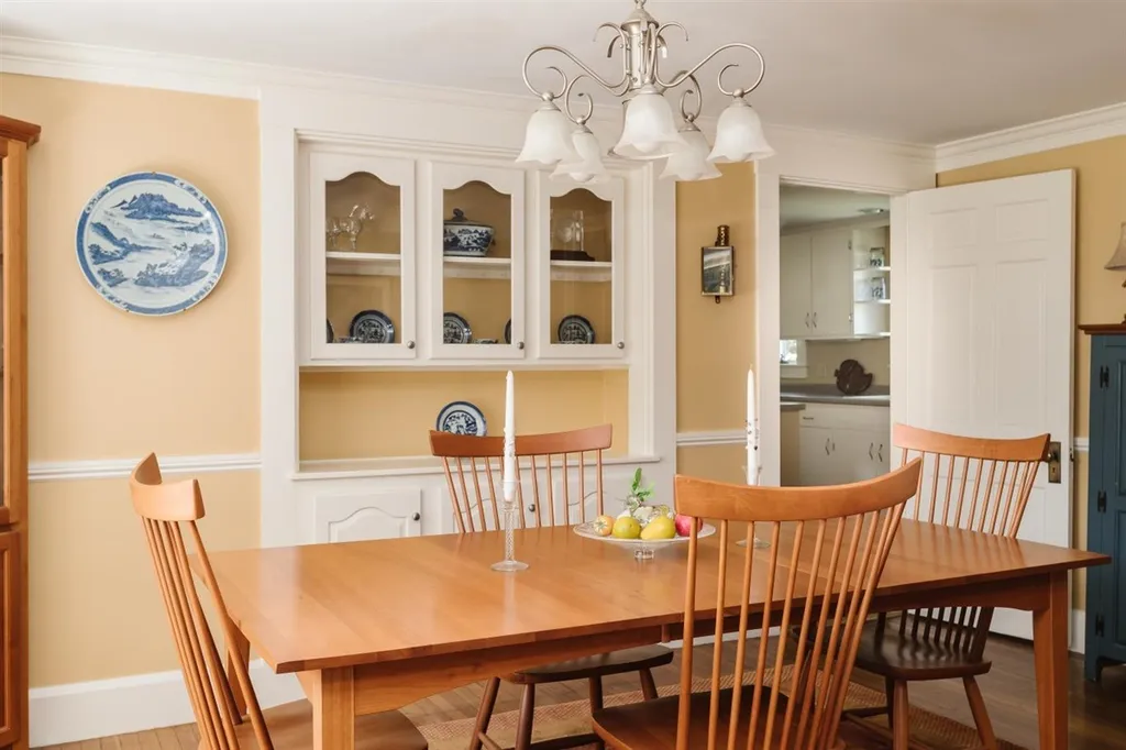18 Brentwood Road Exeter NH 03833