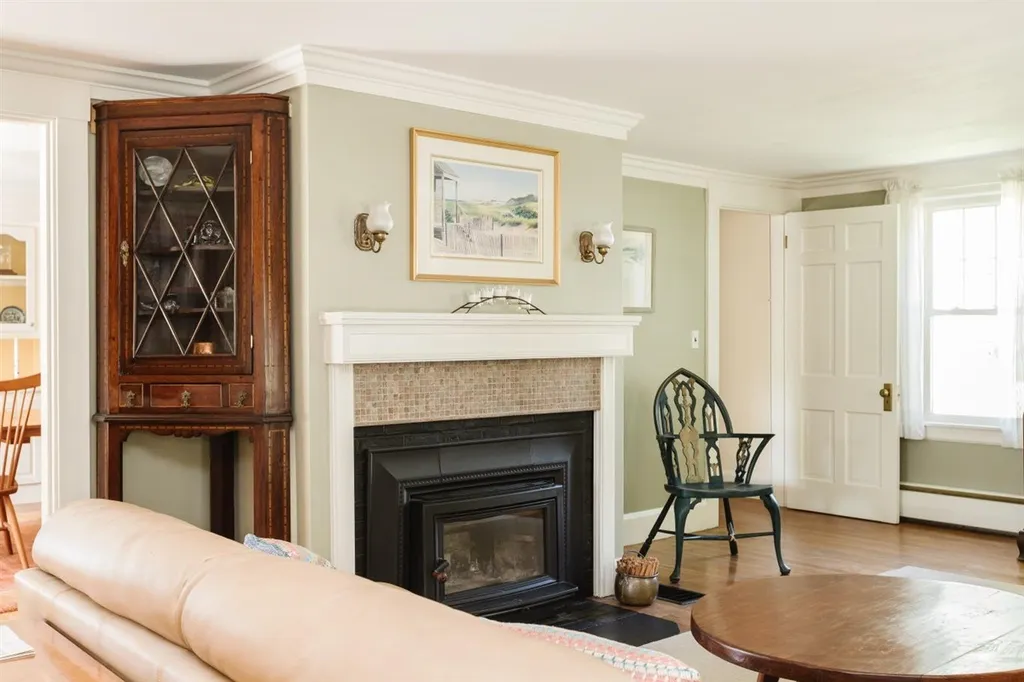 18 Brentwood Road Exeter NH 03833