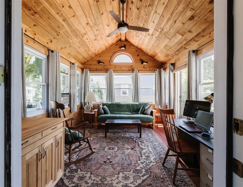 18 Brentwood Road Exeter NH 03833