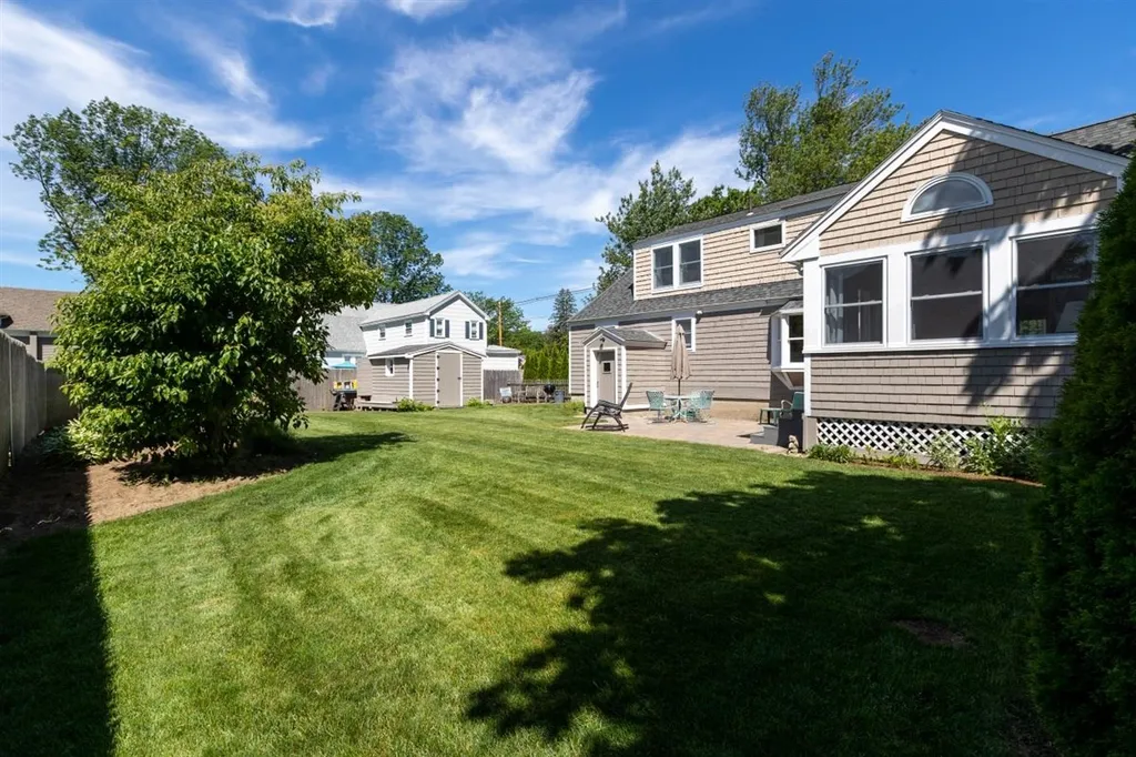 18 Brentwood Road Exeter NH 03833