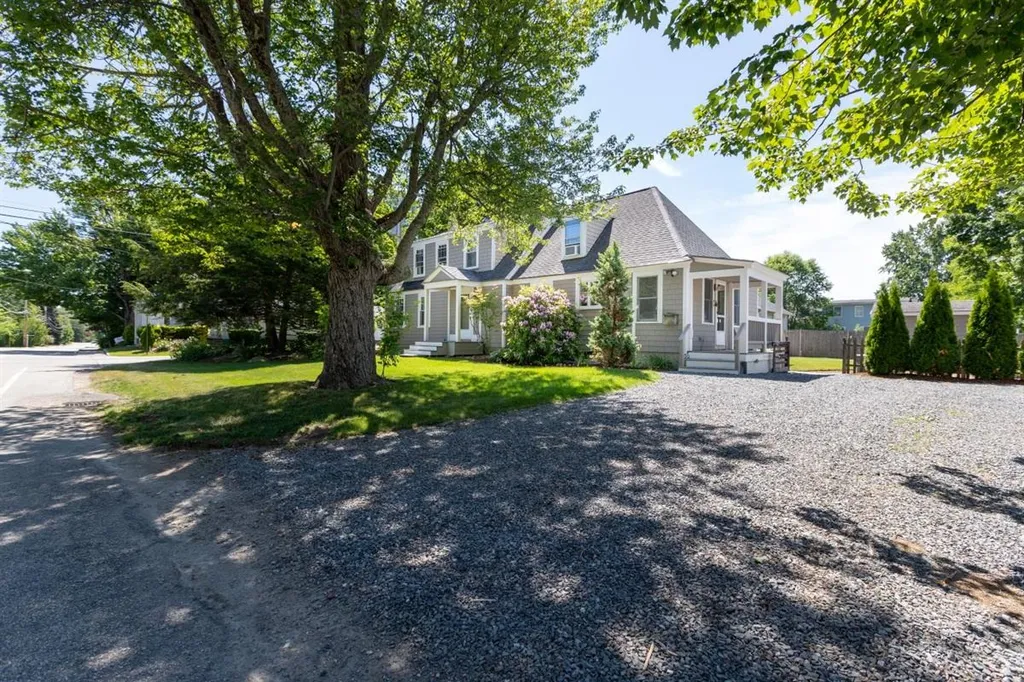 18 Brentwood Road Exeter NH 03833