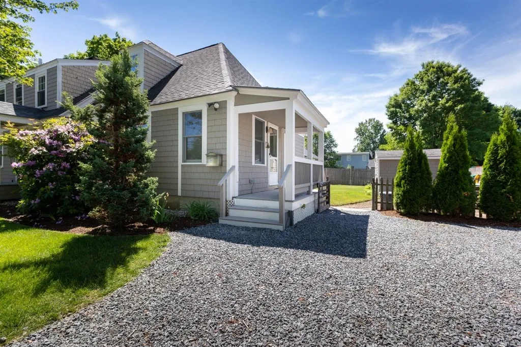 18 Brentwood Road Exeter NH 03833