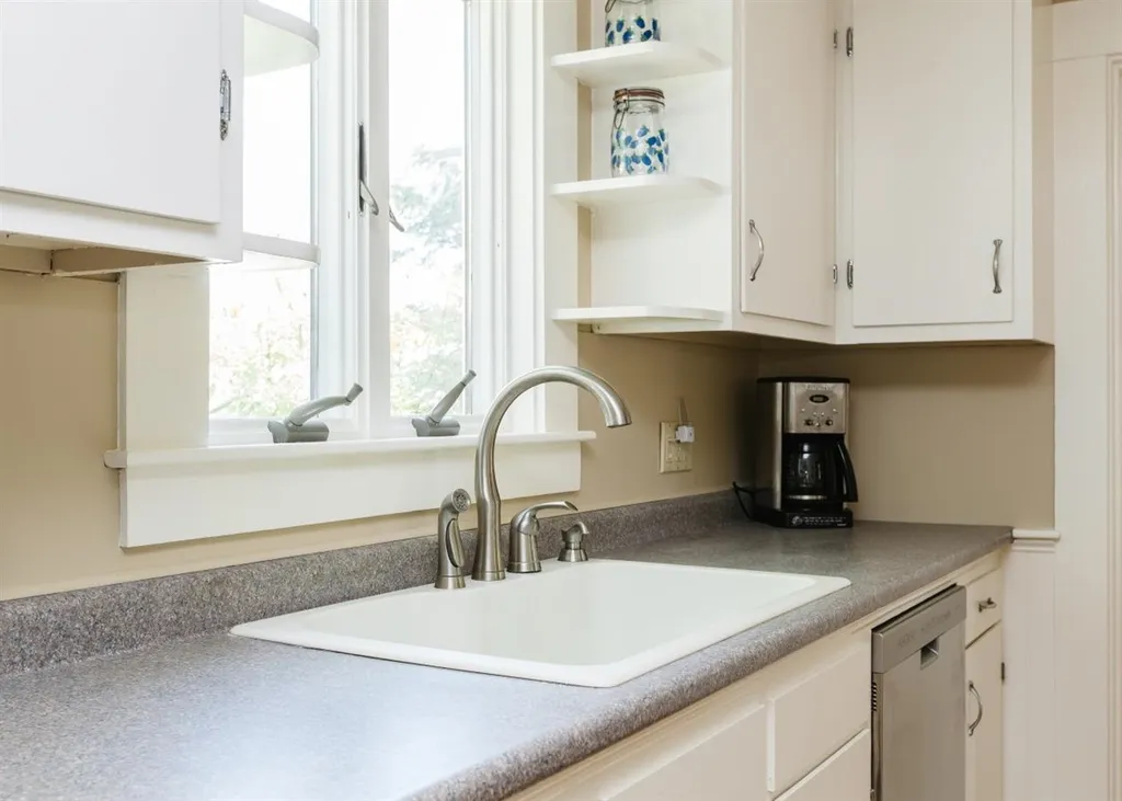 18 Brentwood Road Exeter NH 03833