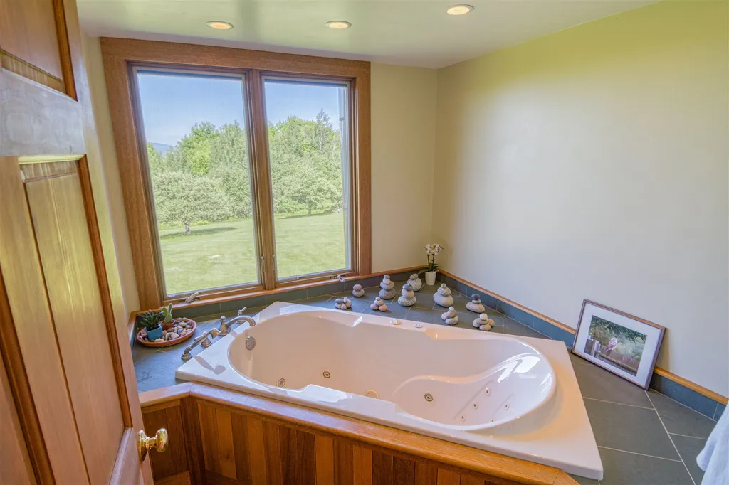 25 Valley View Court Westford VT 05494