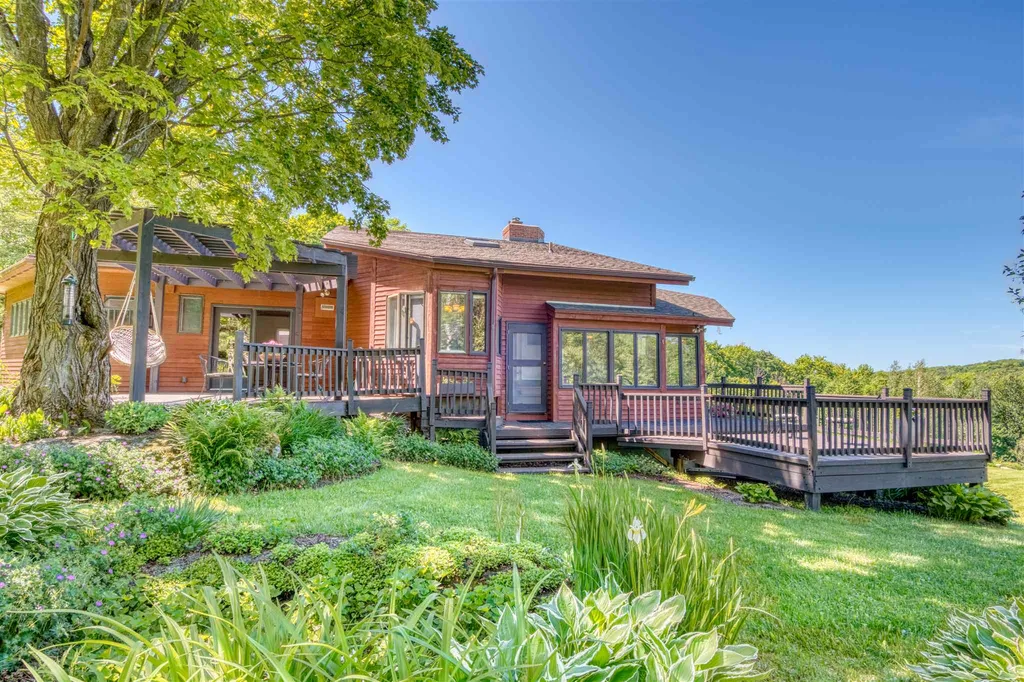 25 Valley View Court Westford VT 05494