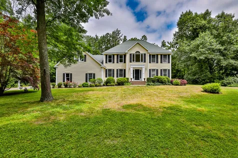 6 Canterbury Road Windham NH 03087