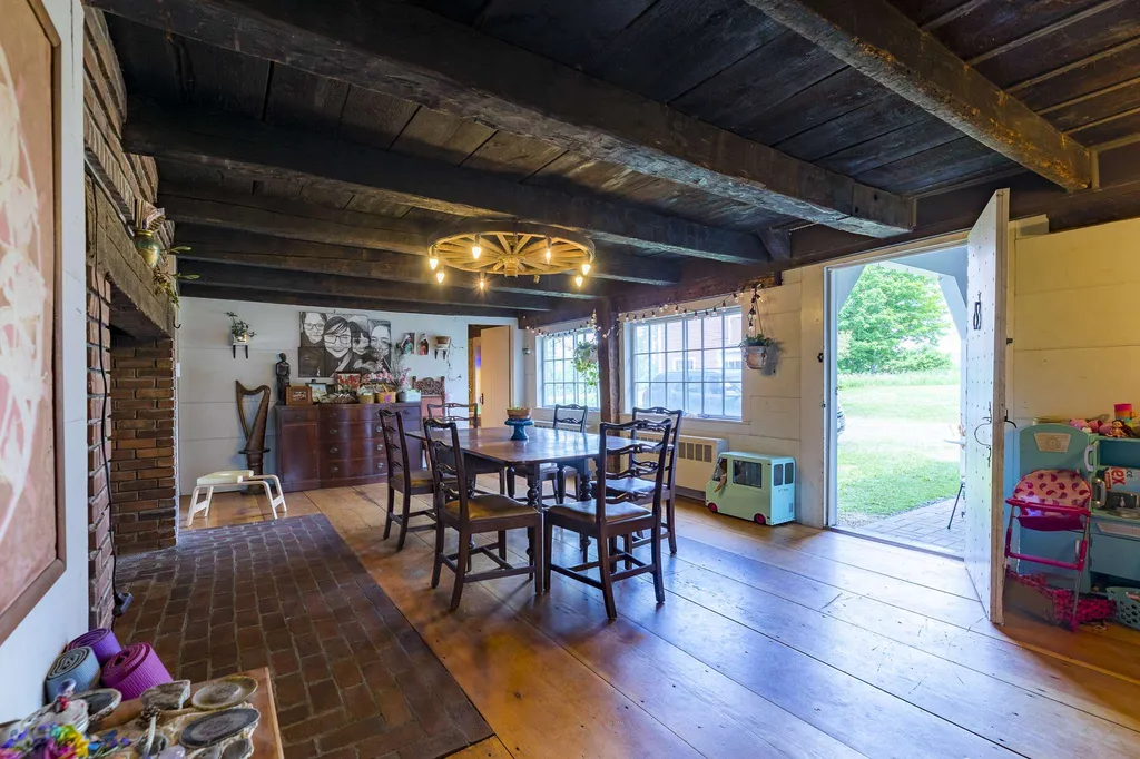 146 Dyer Road Sharon VT 05065