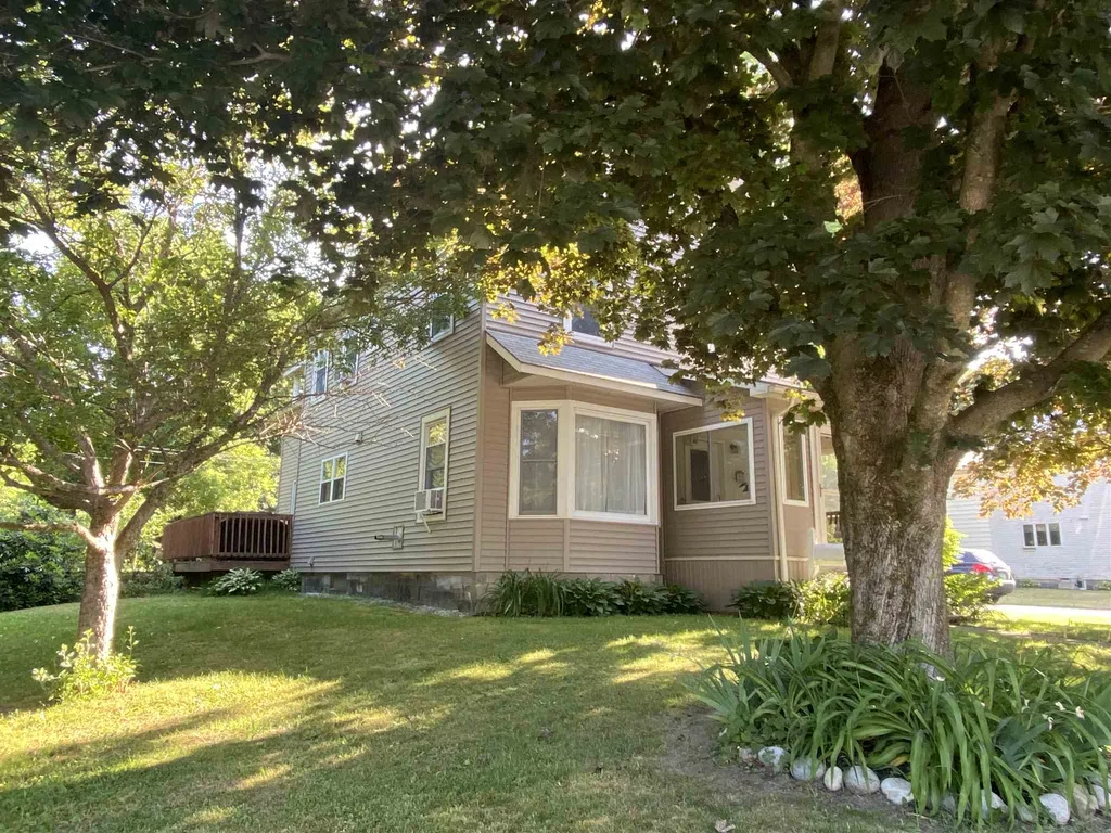 20 Grove Street Proctor VT 05765