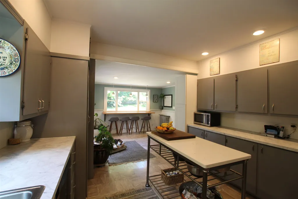 20 Grove Street Proctor VT 05765
