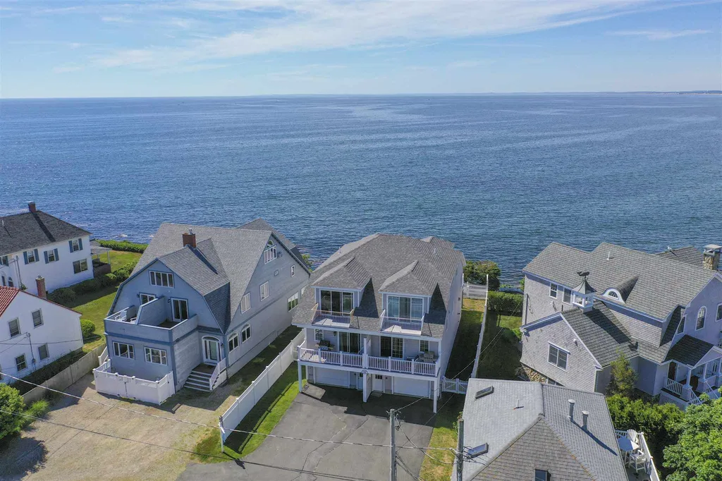 22 Cliff Avenue Hampton NH 03842