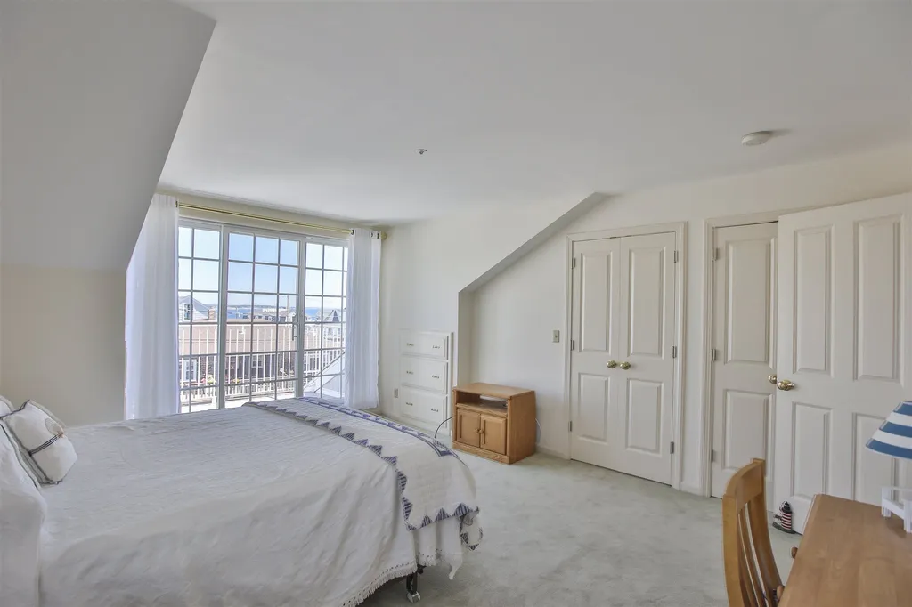 22 Cliff Avenue Hampton NH 03842