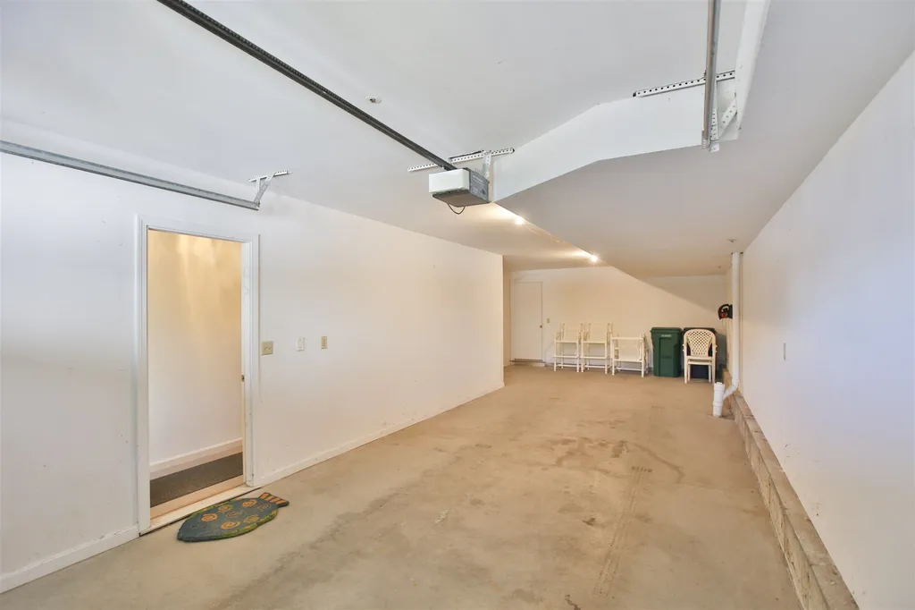 22 Cliff Avenue Hampton NH 03842