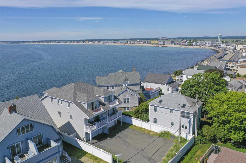 22 Cliff Avenue Hampton NH 03842