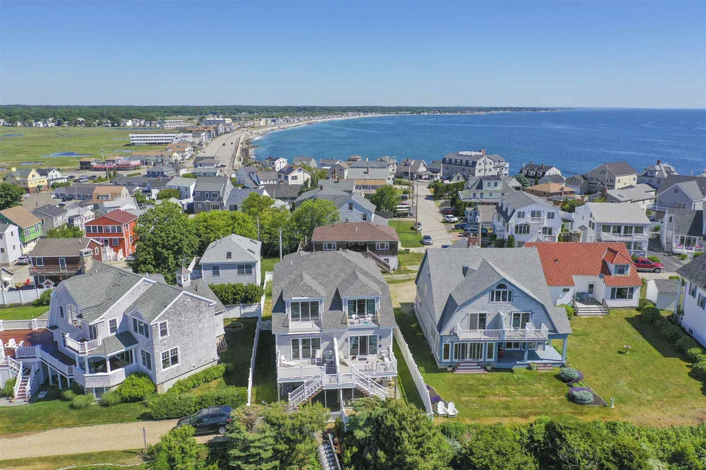 22 Cliff Avenue Hampton NH 03842