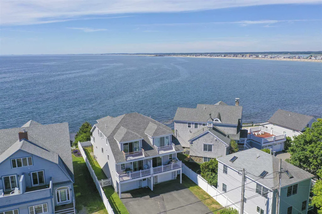 22 Cliff Avenue Hampton NH 03842