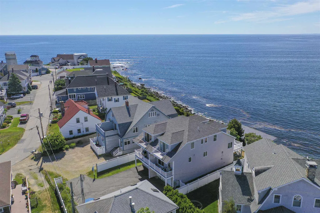 22 Cliff Avenue Hampton NH 03842