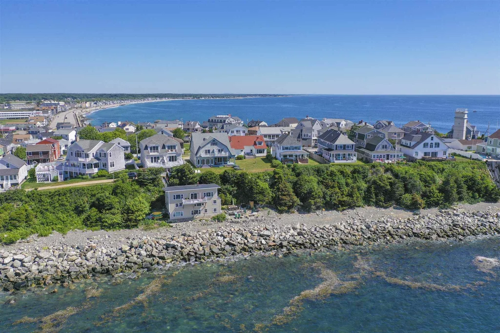 22 Cliff Avenue Hampton NH 03842
