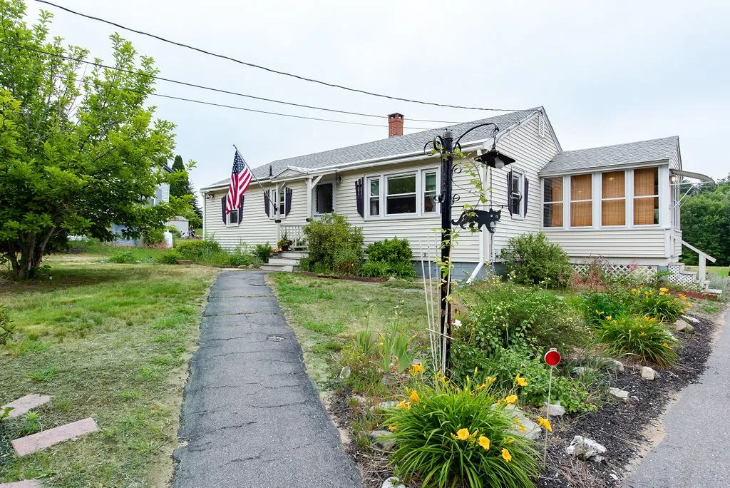21 Mill Street Epping NH 03042