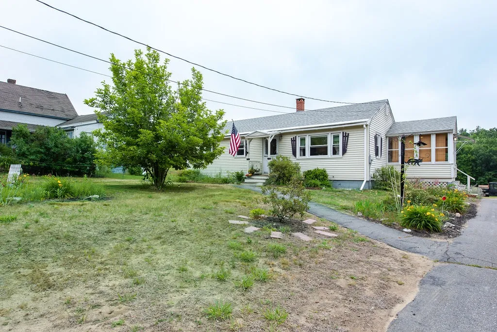 21 Mill Street Epping NH 03042