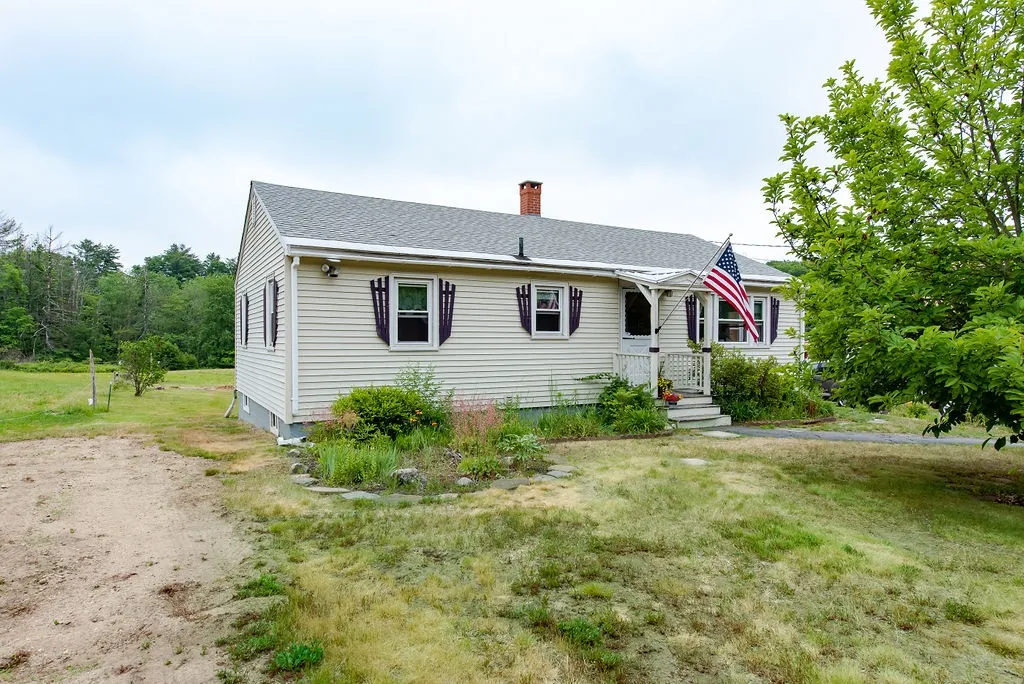 21 Mill Street Epping NH 03042