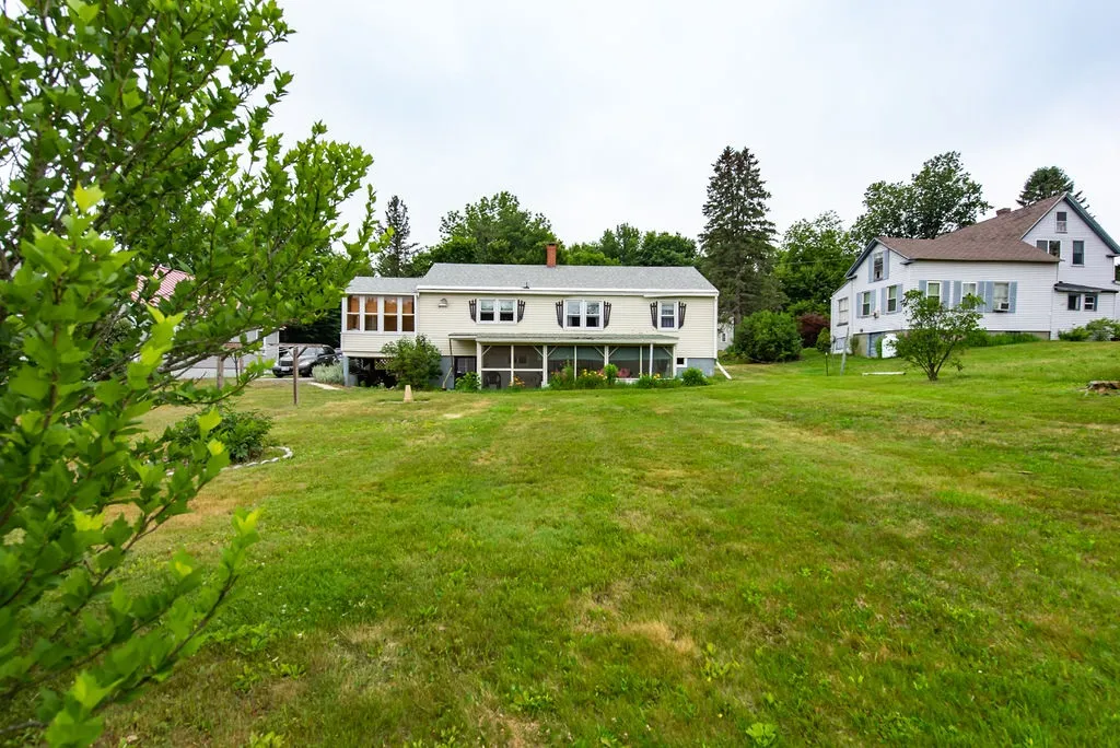 21 Mill Street Epping NH 03042