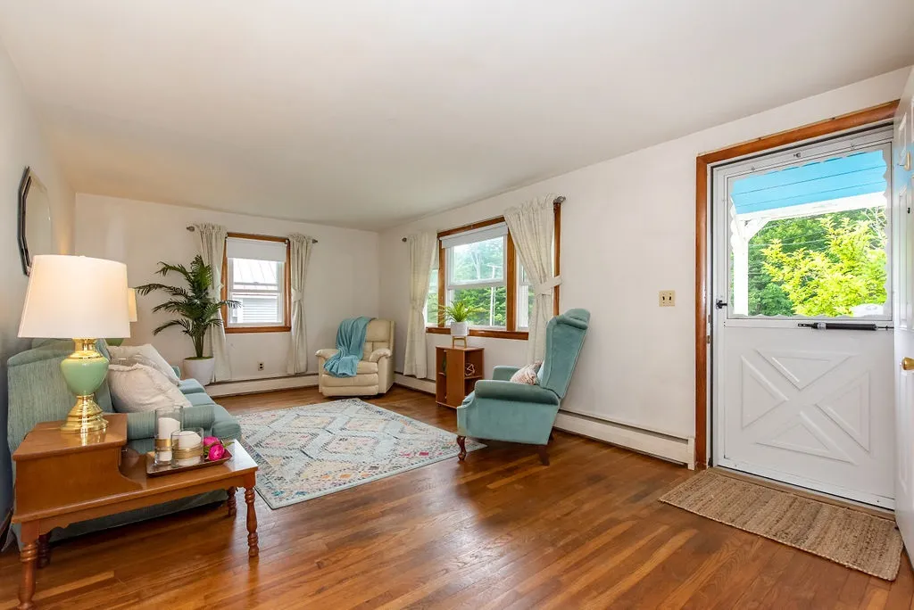 21 Mill Street Epping NH 03042