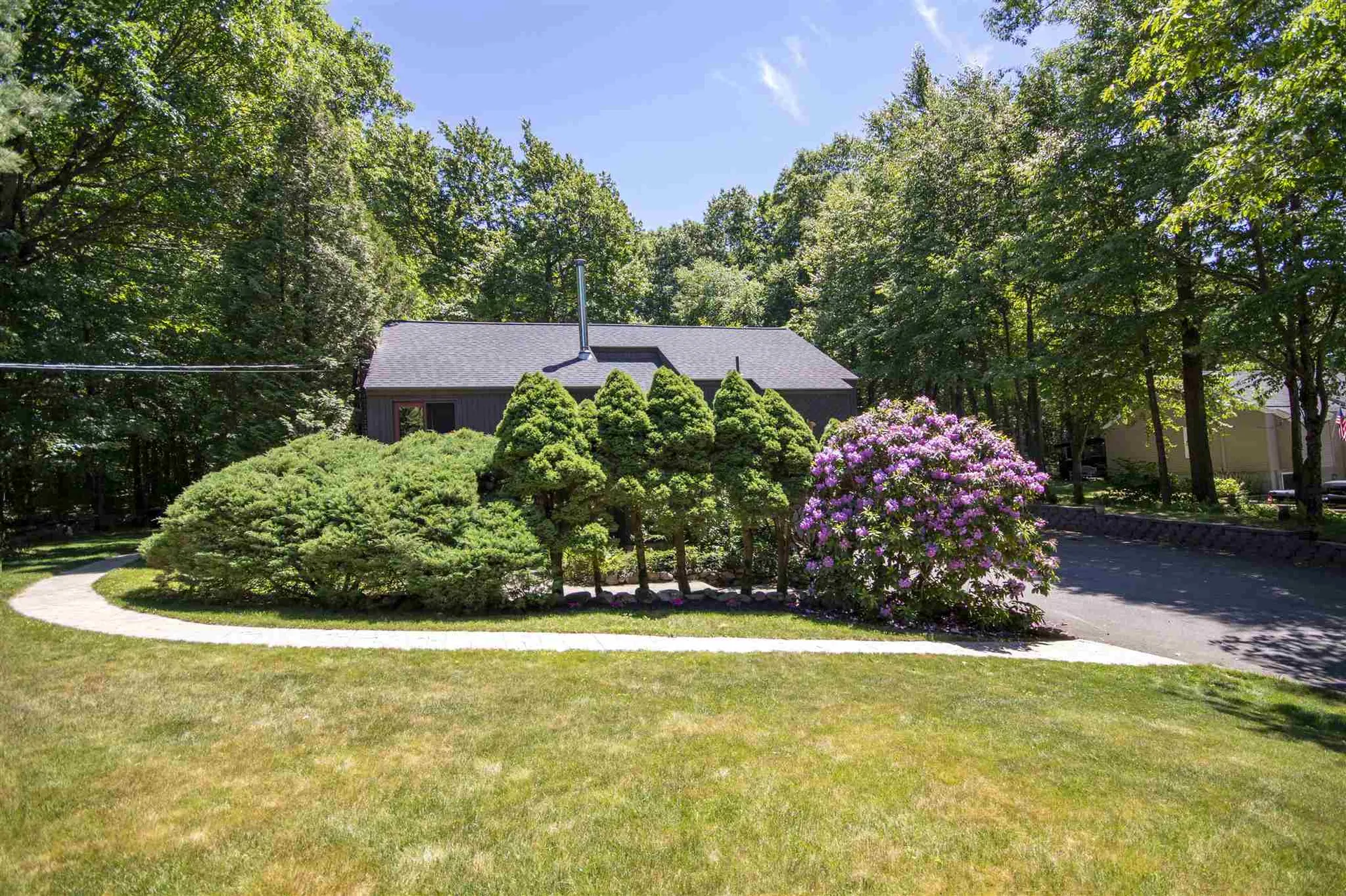 52 Redfield Circle Derry NH 03038