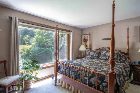 52 Redfield Circle Derry NH 03038