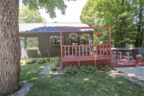 52 Redfield Circle Derry NH 03038