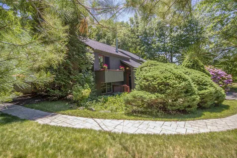 52 Redfield Circle Derry NH 03038