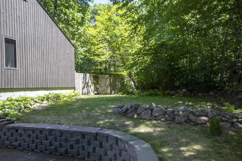 52 Redfield Circle Derry NH 03038