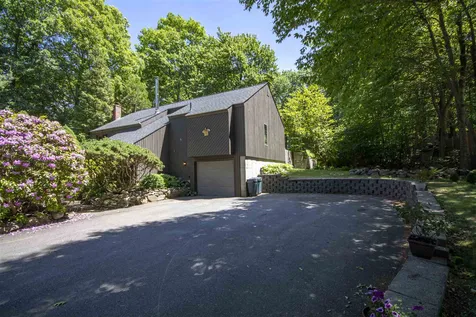 52 Redfield Circle Derry NH 03038
