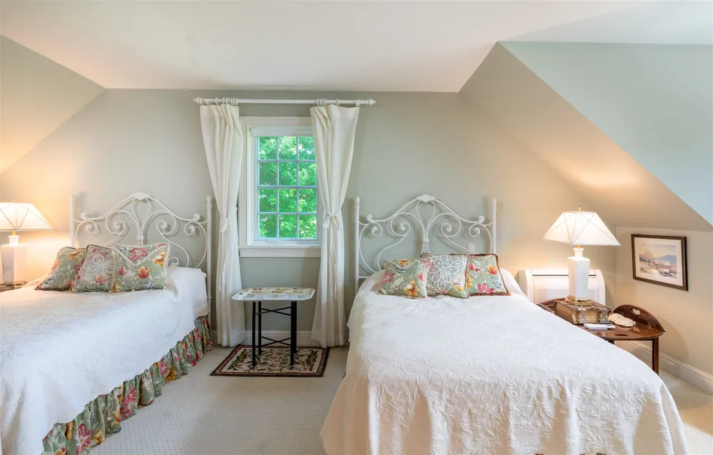 19 Smith Falls Lane Stowe VT 05672