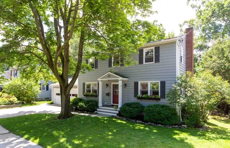 27 Roseade Parkway Burlington VT 05408