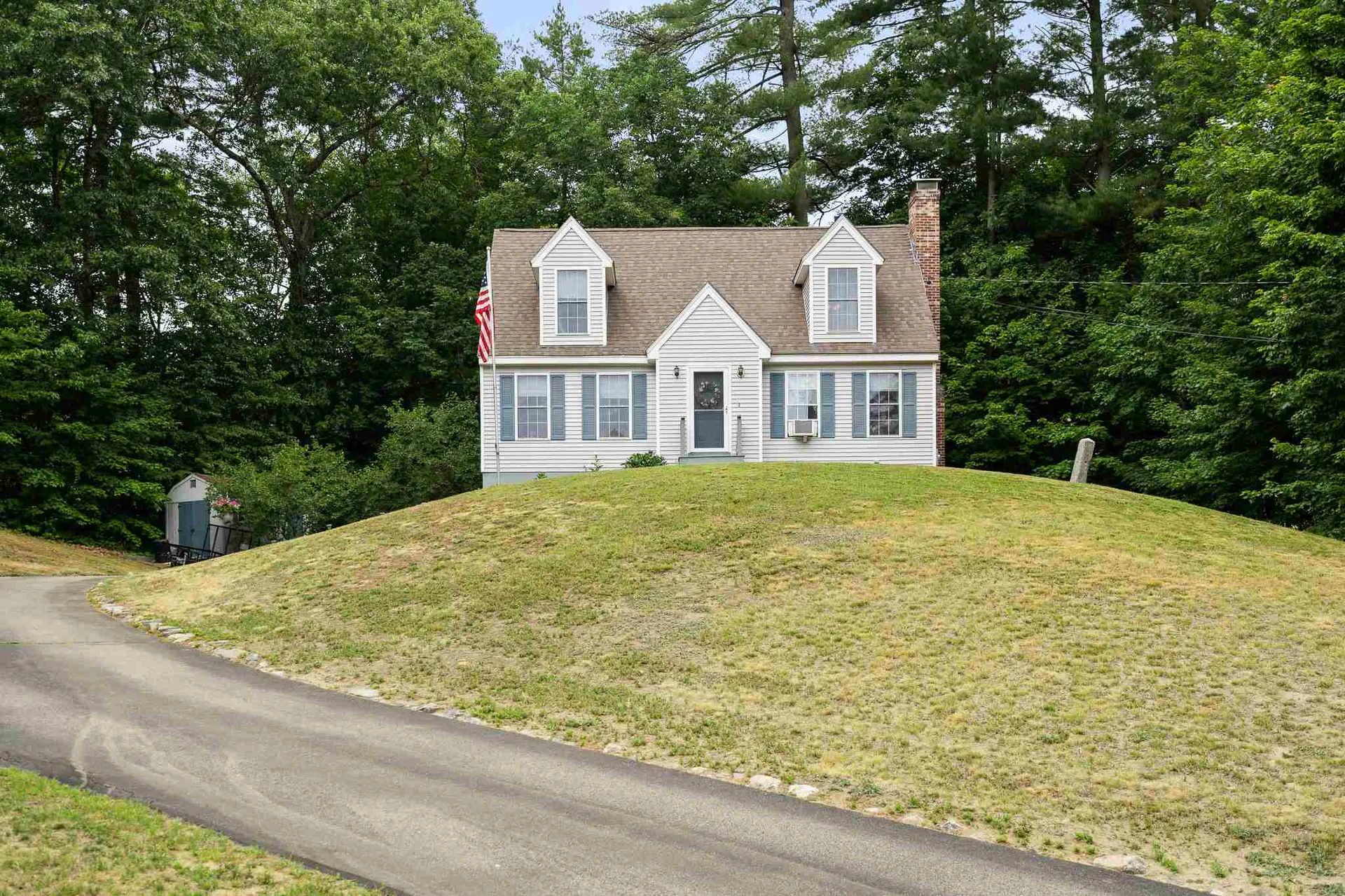 7 Abbey Road Raymond NH 03077