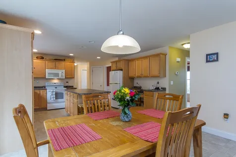 31 Hutchinson Lane New Boston NH 03070