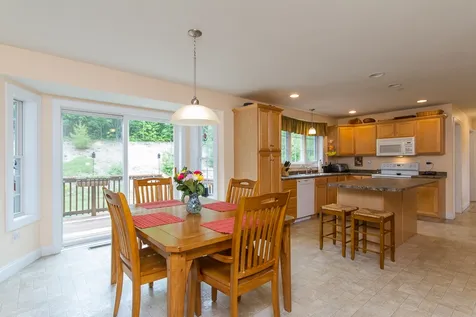 31 Hutchinson Lane New Boston NH 03070