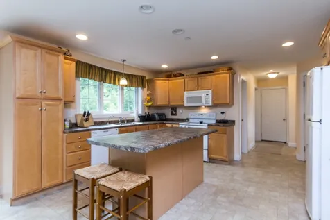 31 Hutchinson Lane New Boston NH 03070