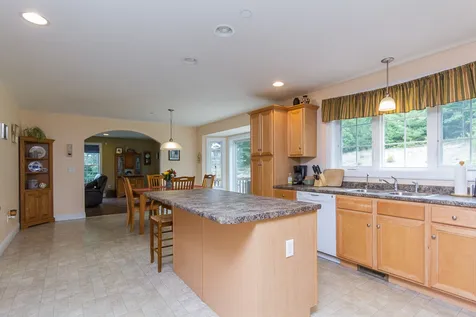 31 Hutchinson Lane New Boston NH 03070