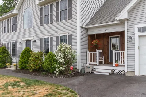 31 Hutchinson Lane New Boston NH 03070