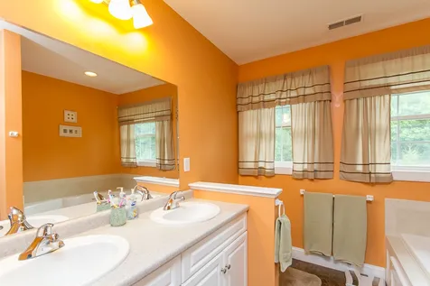 31 Hutchinson Lane New Boston NH 03070