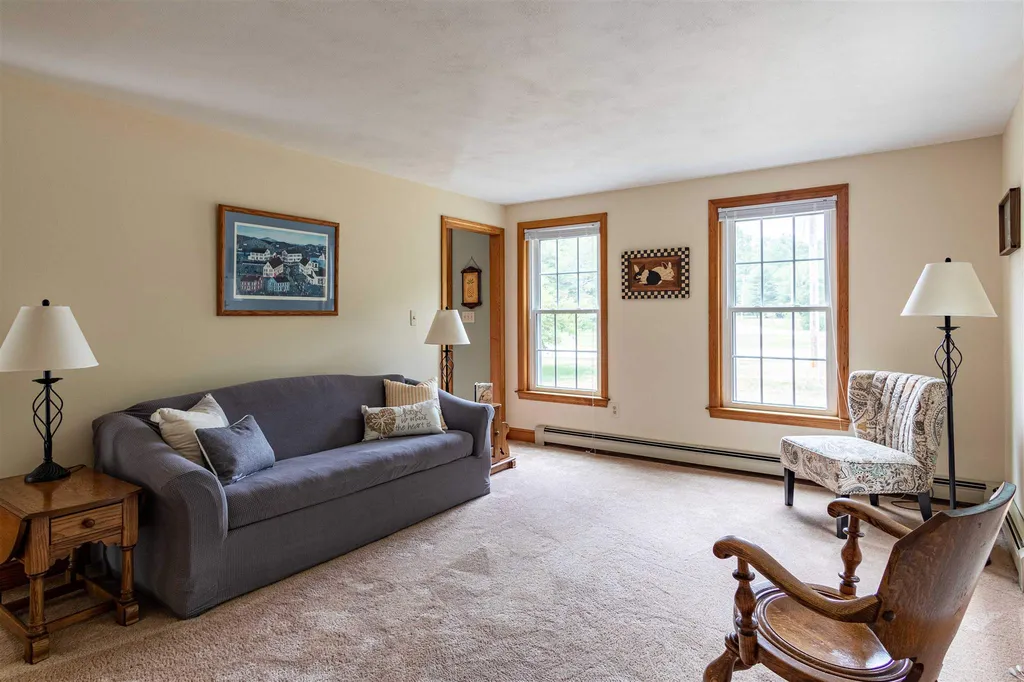 3 Lincoln Circle Kingston NH 03848